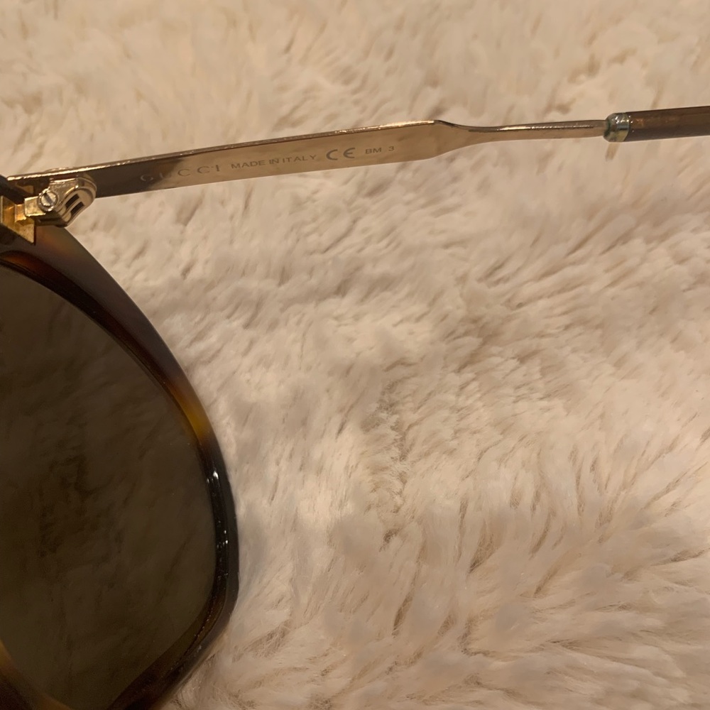 Gucci - Cheetah/Cat Eye Sunglasses - Picture 5 of 5